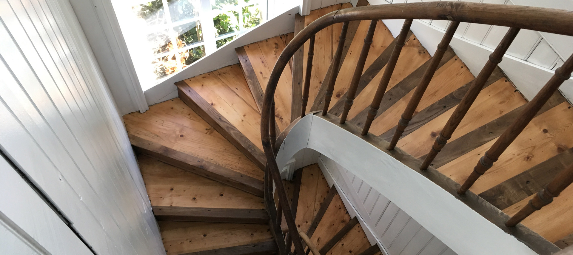 Tout savoir avant de rénover un escalier bois ancien