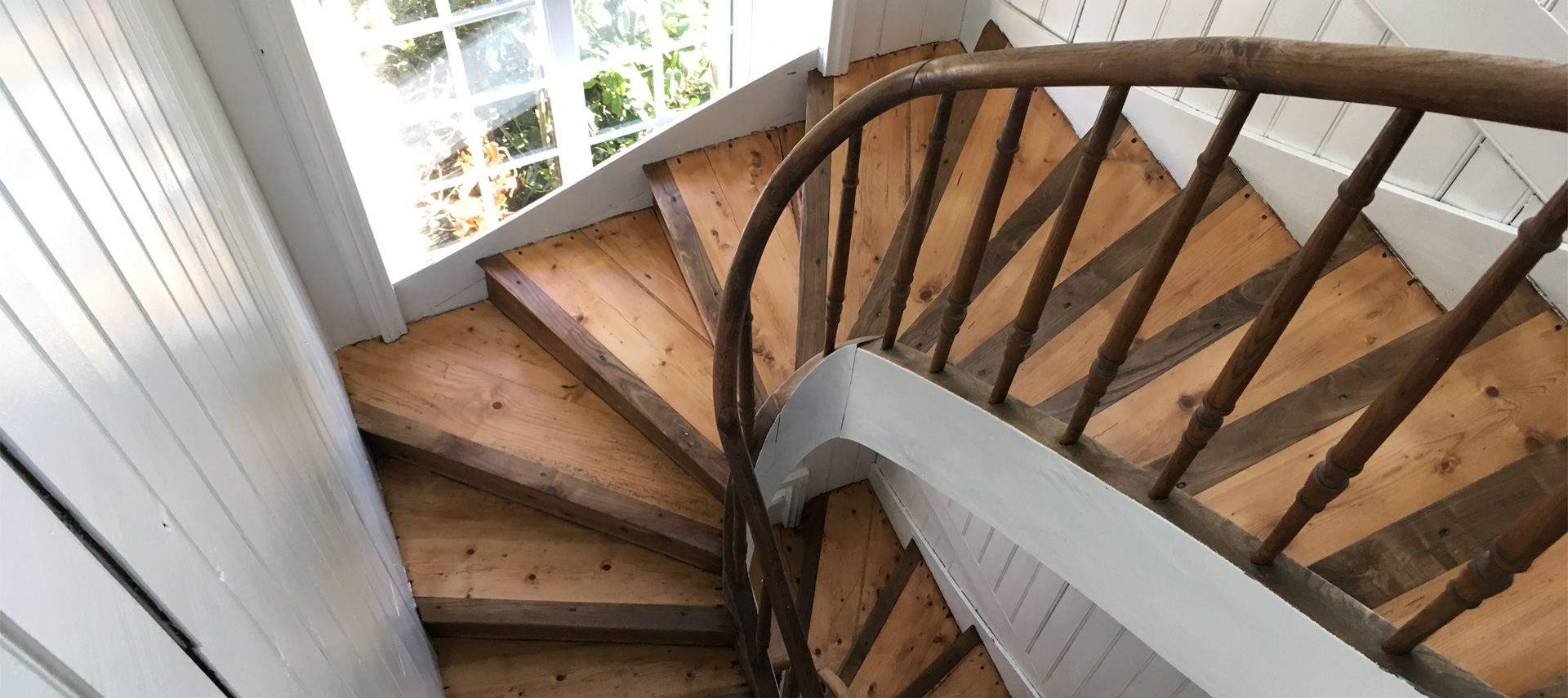 Rénovation d'un escalier bois à volée double à Roscoff